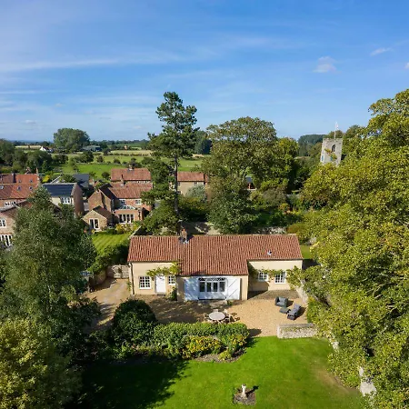 The Coach House, Holiday home *