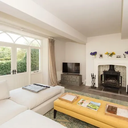 The Coach House,