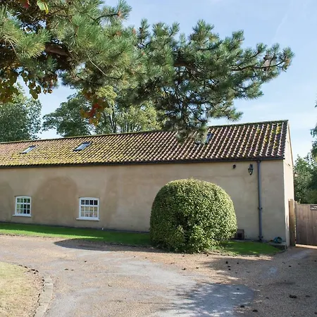 Holiday home The Coach House,